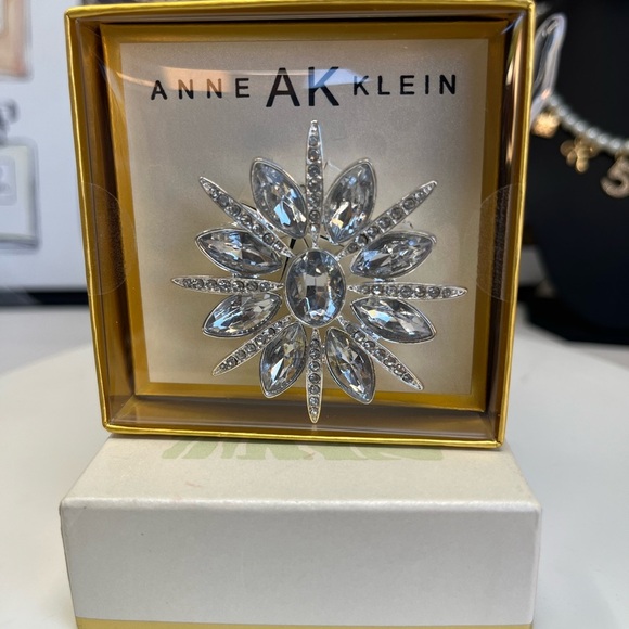 Anne Klein Silver Brooch gift box - Picture 2 of 2
